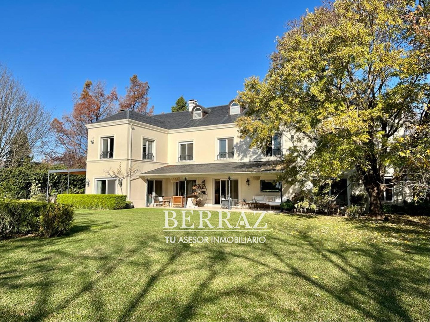 CASA EN VENTA TORTUGAS COUNTRY CLUB PILAR LOTE DE 1950 M2