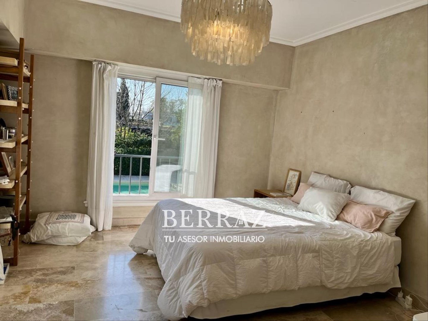 CASA EN VENTA TORTUGAS COUNTRY CLUB PILAR LOTE DE 1950 M2