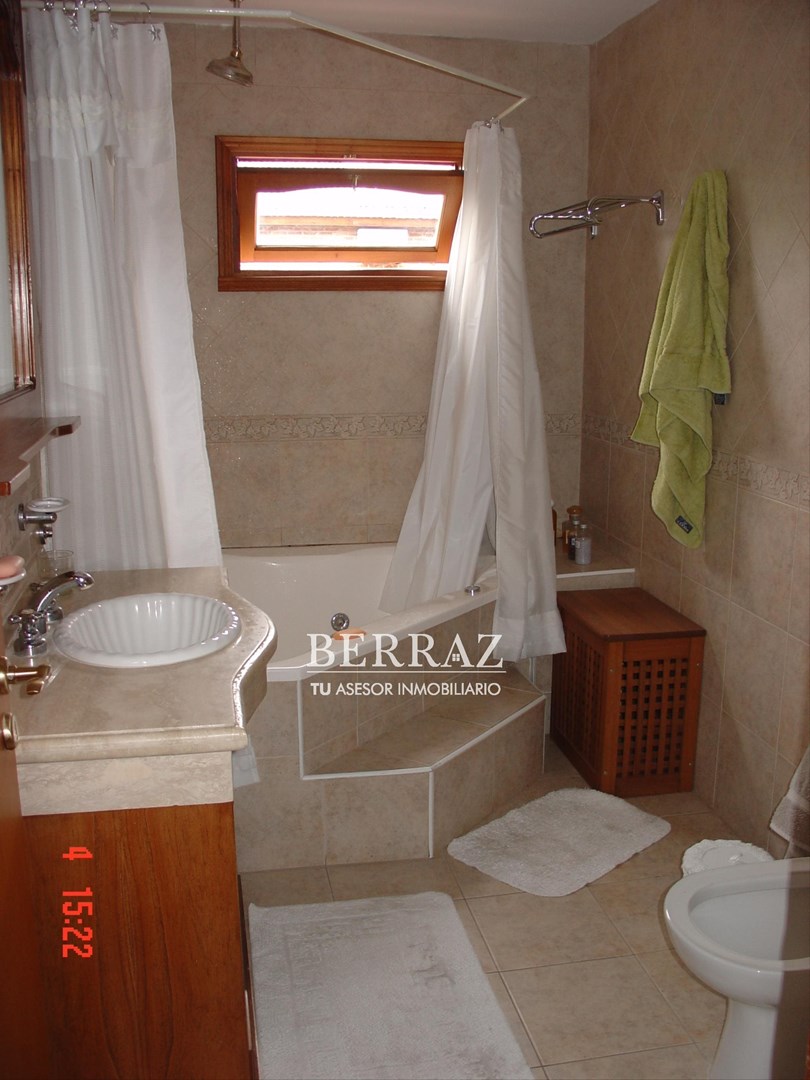 Casa 5 AMB en Alquiler Amoblado en barrio La Delfina Pilar