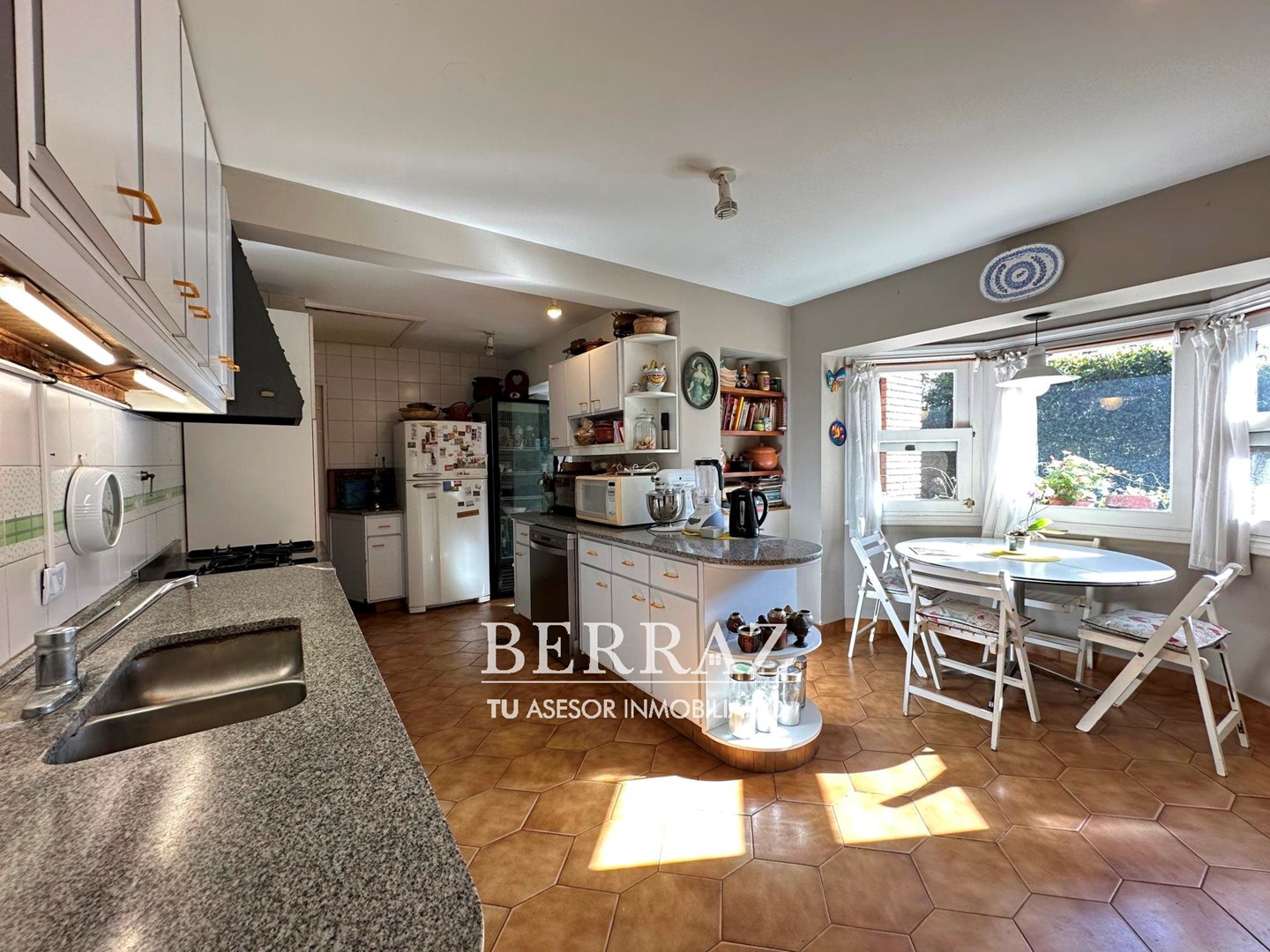 Casa venta 6 ambientes Tortugas Country Club Pilar lote de 1478 m2