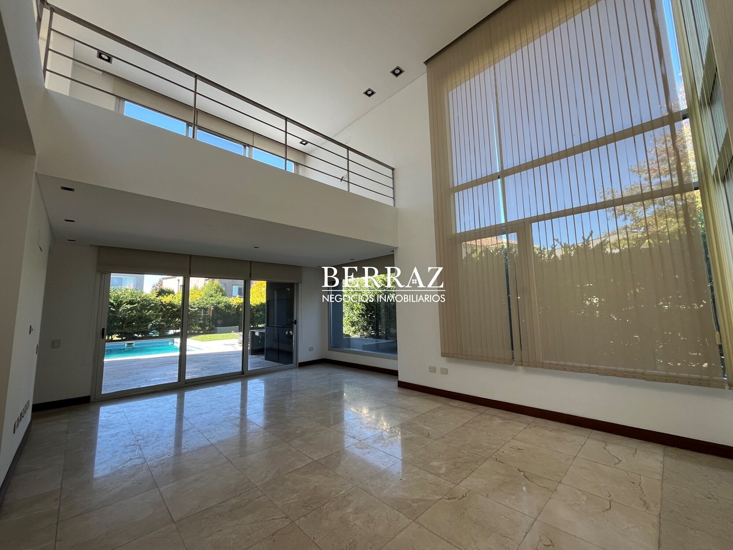 Casa venta 4 ambientes en Ayres Plaza Pilar lote de 655 m2