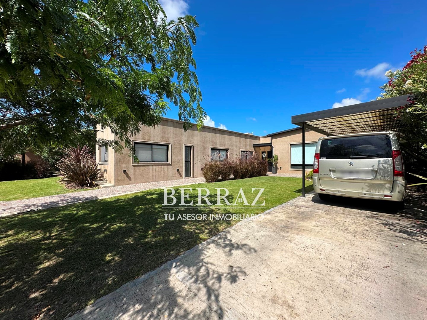 Casa venta 4 ambientes en San Francisco Villanueva lote de 815,59 m2