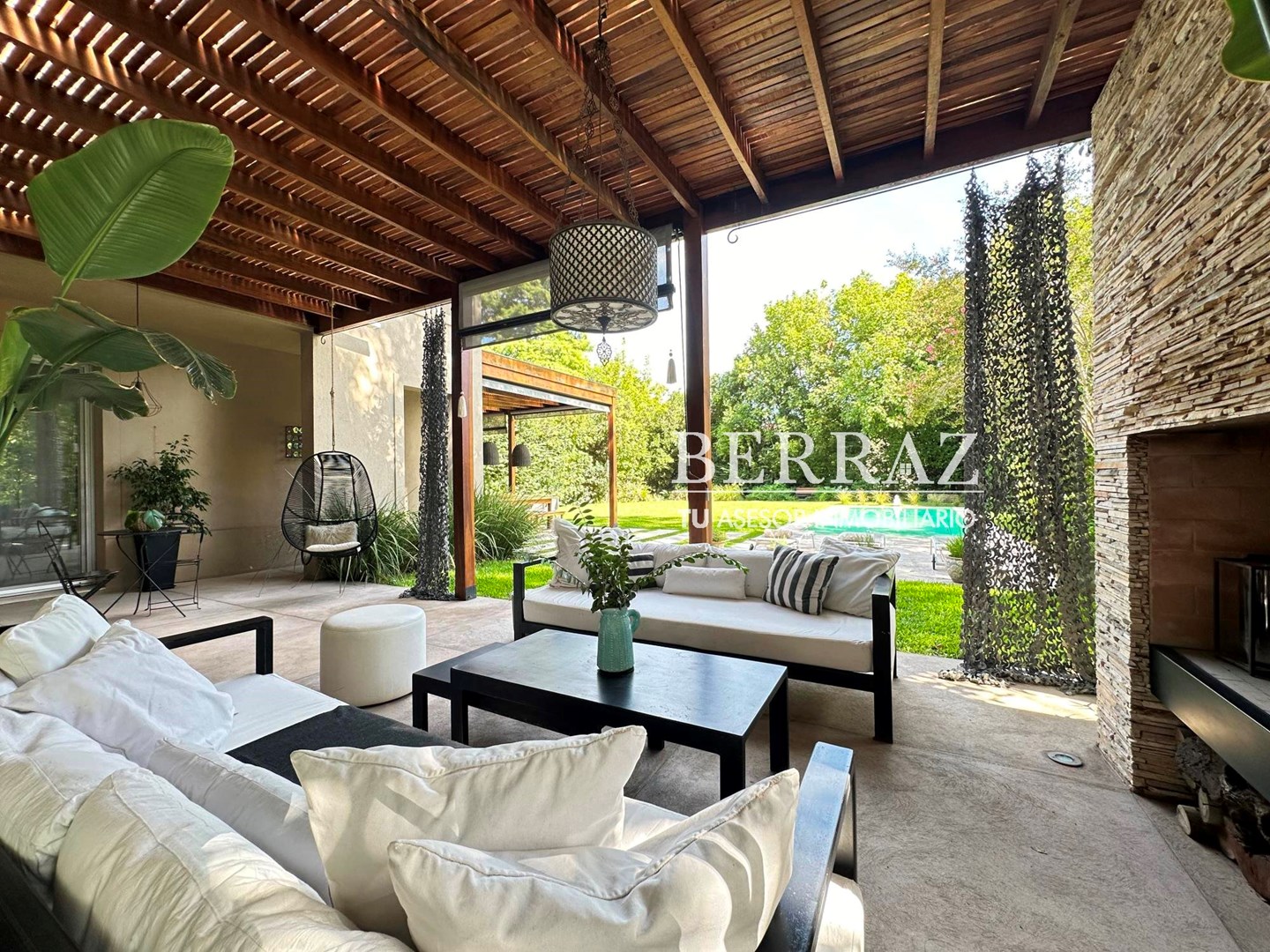 Casa venta 6 ambientes en Tortugas CC Pilar lote de 1094 m2