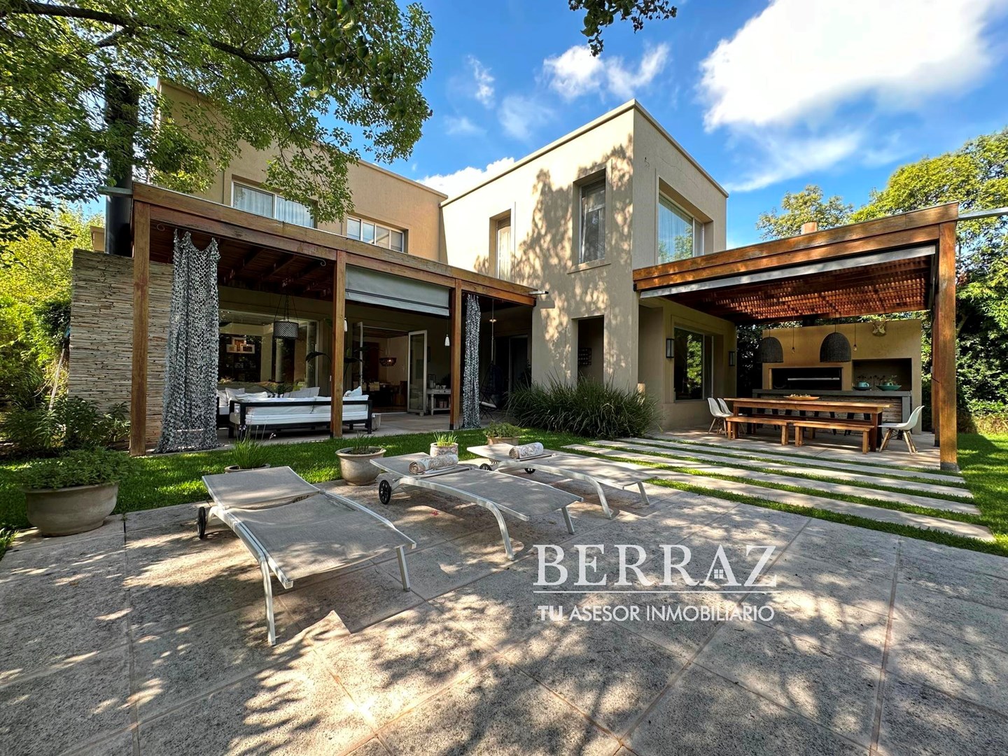 Casa venta 6 ambientes en Tortugas CC Pilar lote de 1094 m2