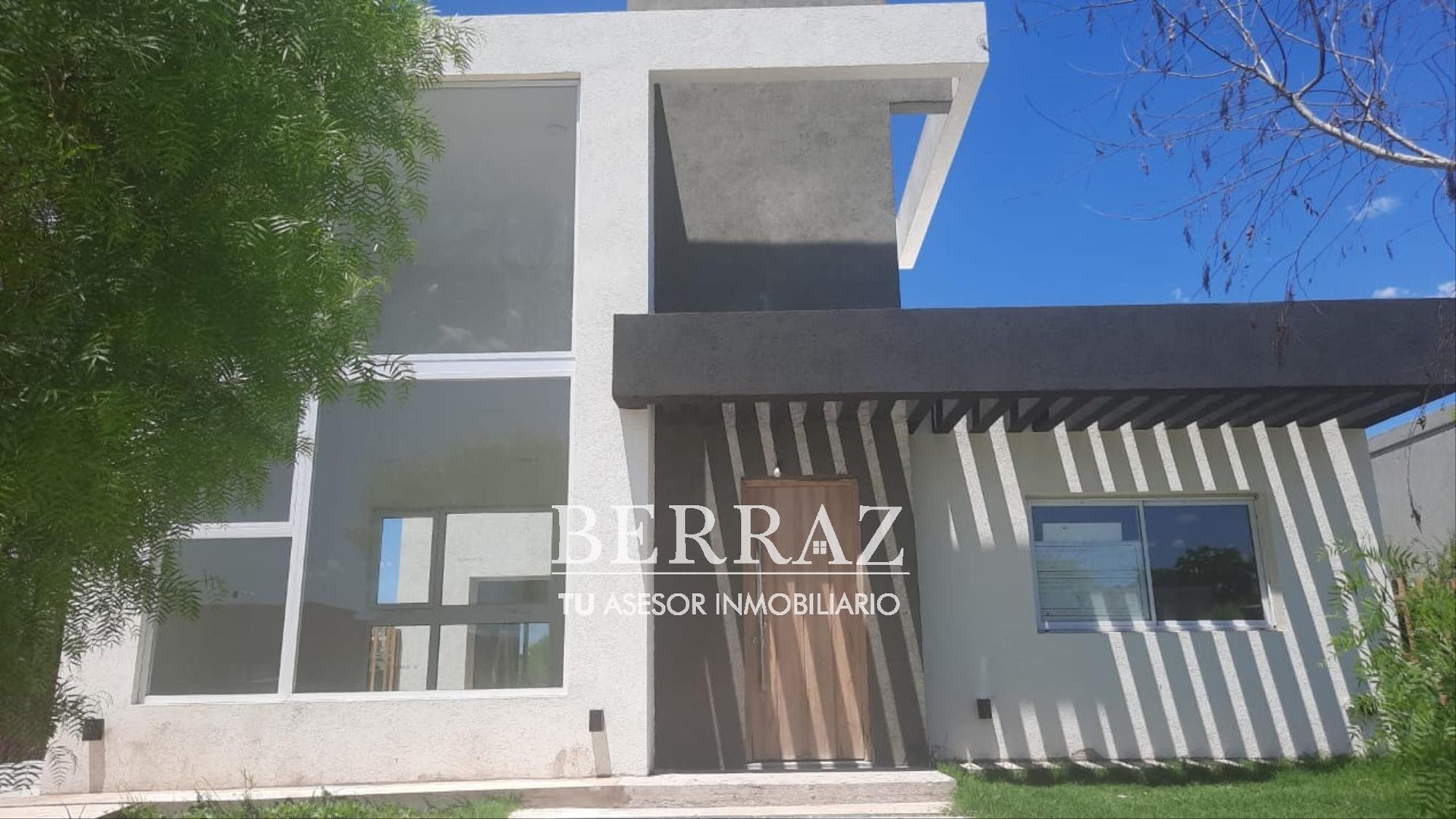 Casa 4 ambientes venta en Santa Elena Pilar del Este lote de 520 m2