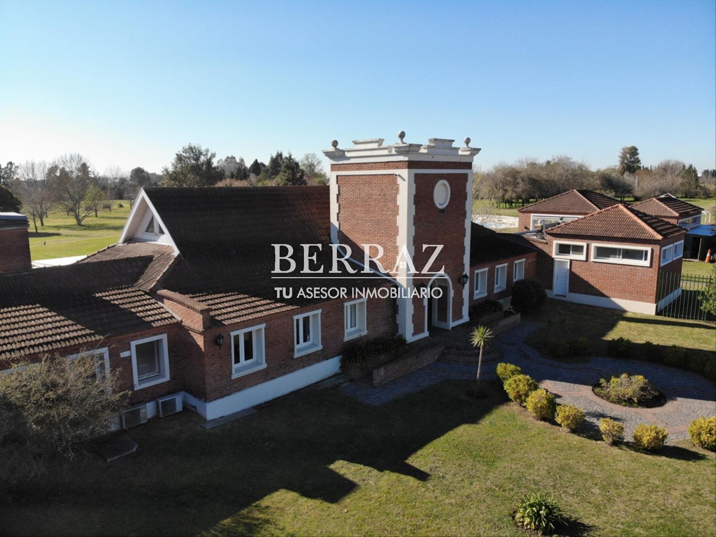 Casa 4 ambientes venta en Santa Elena Pilar del Este lote de 520 m2