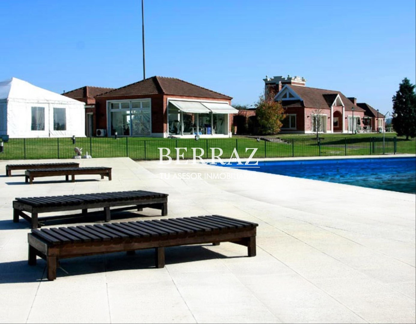 Casa 4 ambientes venta en Santa Elena Pilar del Este lote de 520 m2
