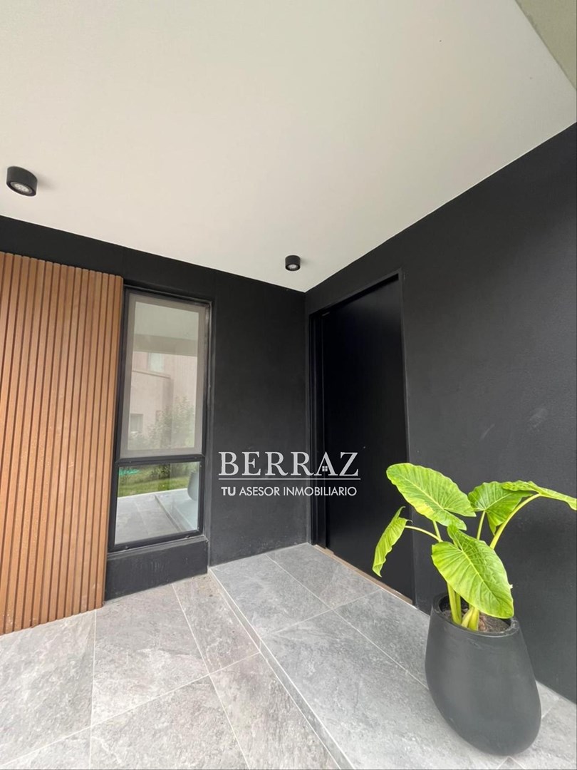 Casa venta 5 ambientes en Ayres Plaza Pilar lote de 923 m2