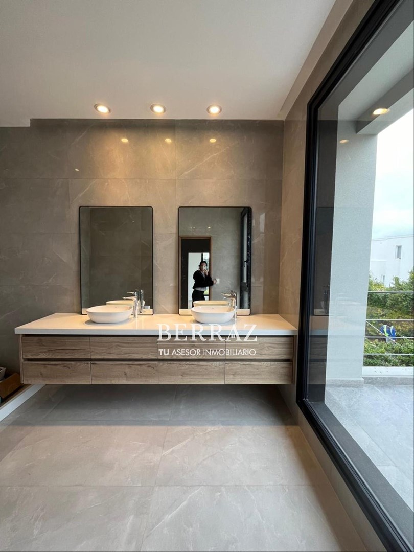 Casa venta 5 ambientes en Ayres Plaza Pilar lote de 923 m2