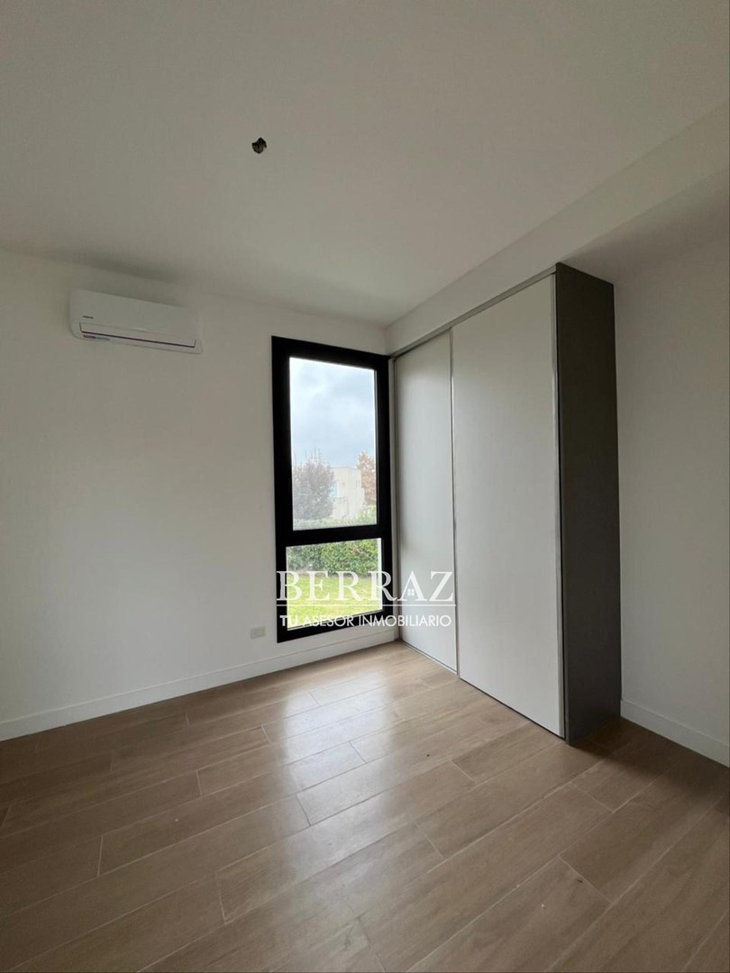 Casa venta 5 ambientes en Ayres Plaza Pilar lote de 923 m2