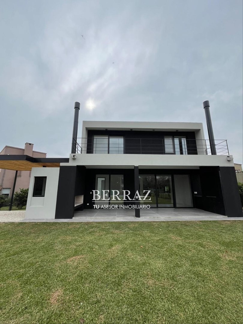 Casa venta 5 ambientes en Ayres Plaza Pilar lote de 923 m2