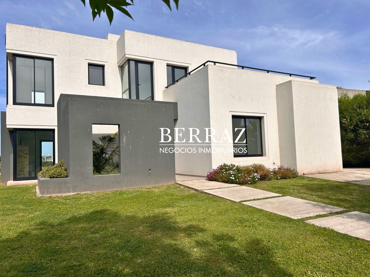 Casa venta 6 ambientes en El Cantón barrio Golf Escobar lote de 900 m2