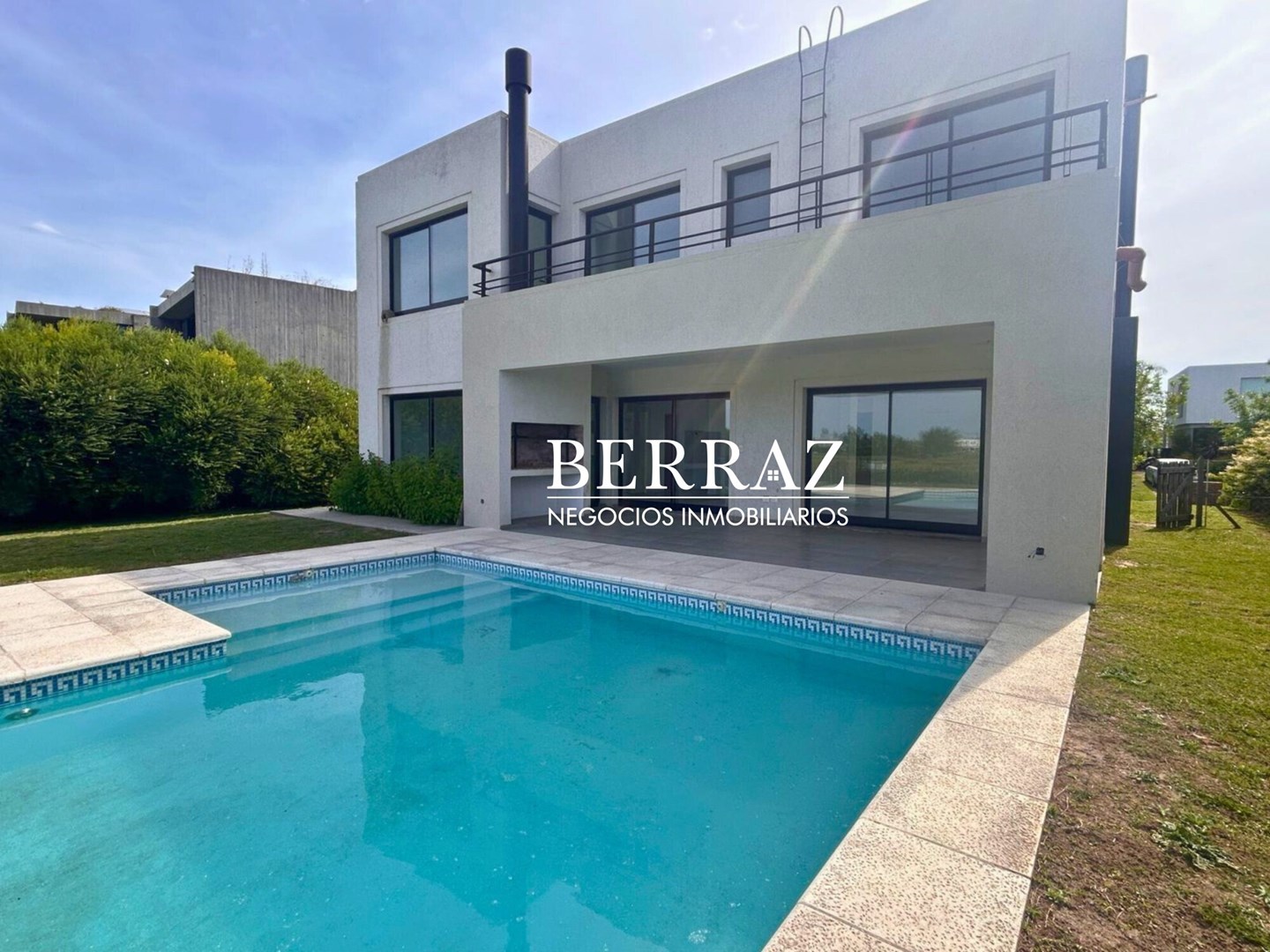 Casa venta 6 ambientes en El Cantón barrio Golf Escobar lote de 900 m2