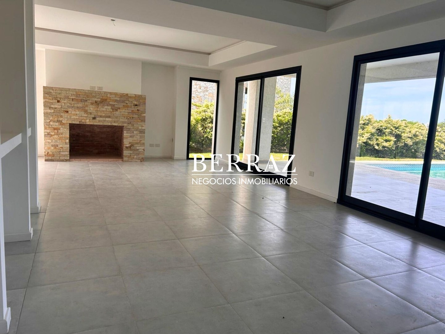Casa venta 6 ambientes en El Cantón barrio Golf Escobar lote de 900 m2