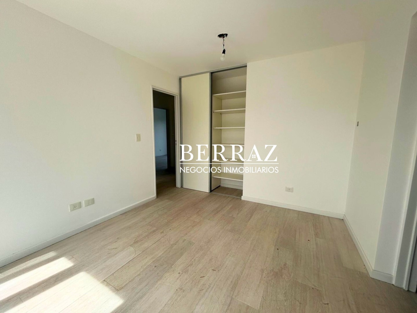 Casa venta 6 ambientes en El Cantón barrio Golf Escobar lote de 900 m2