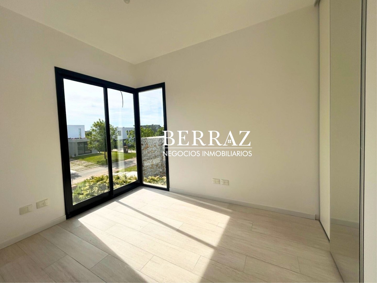 Casa venta 6 ambientes en El Cantón barrio Golf Escobar lote de 900 m2