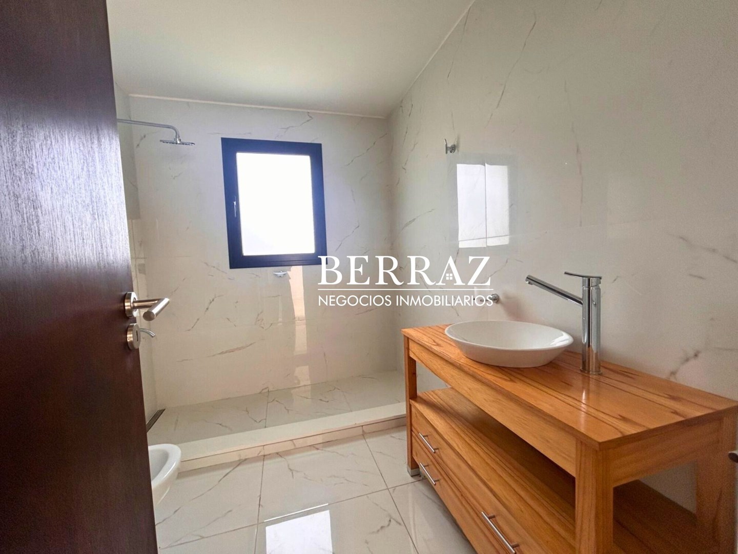 Casa venta 6 ambientes en El Cantón barrio Golf Escobar lote de 900 m2
