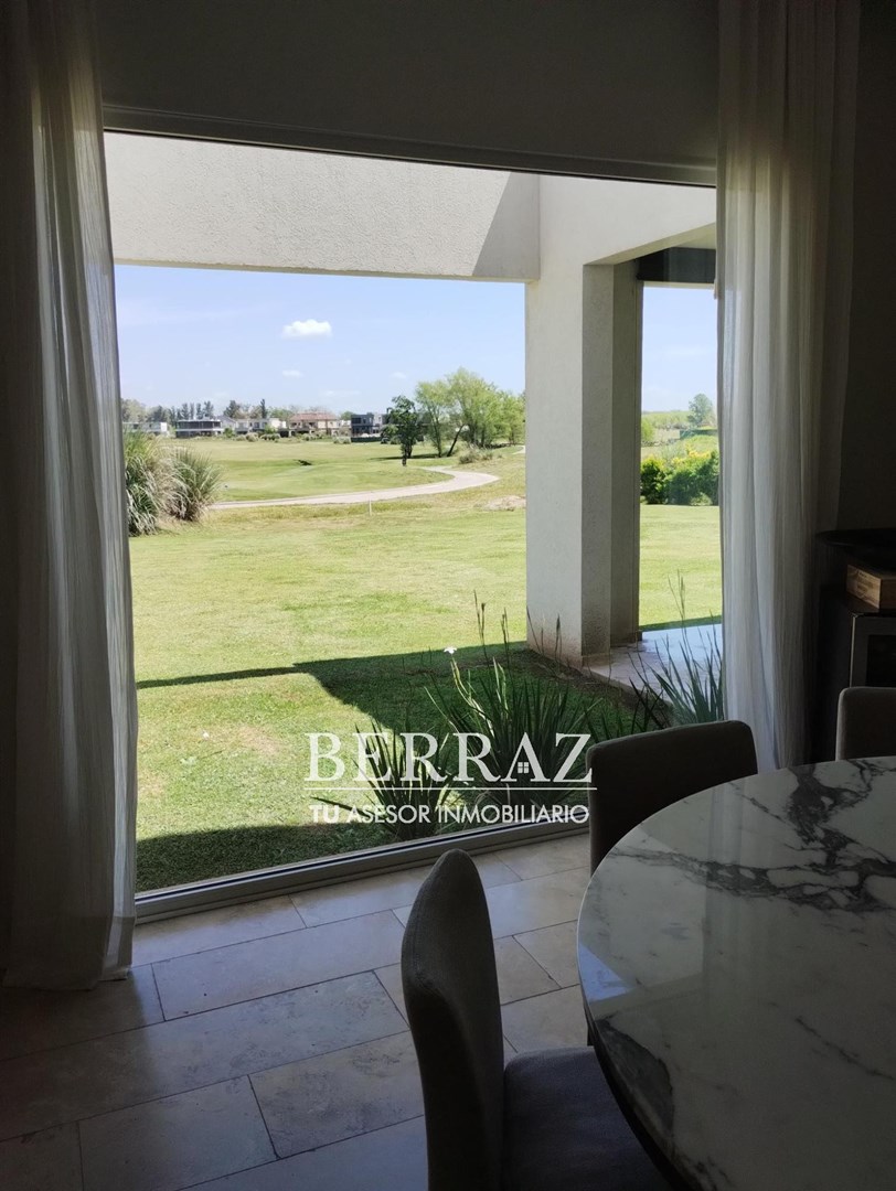 Casa venta 7 ambientes con vista al golf en La Calesa Pilará Pilar lote de 1000 m2