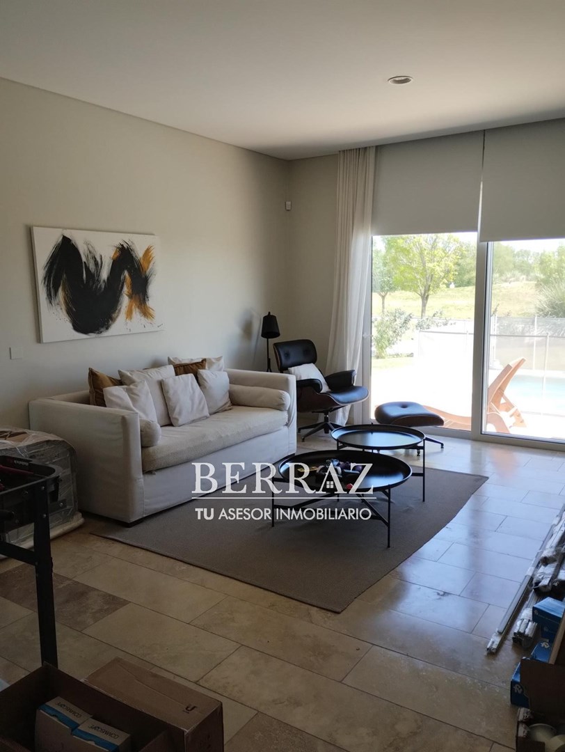 Casa venta 7 ambientes con vista al golf en La Calesa Pilará Pilar lote de 1000 m2