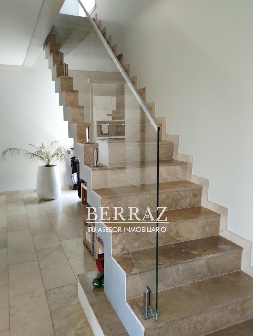 Casa venta 7 ambientes con vista al golf en La Calesa Pilará Pilar lote de 1000 m2