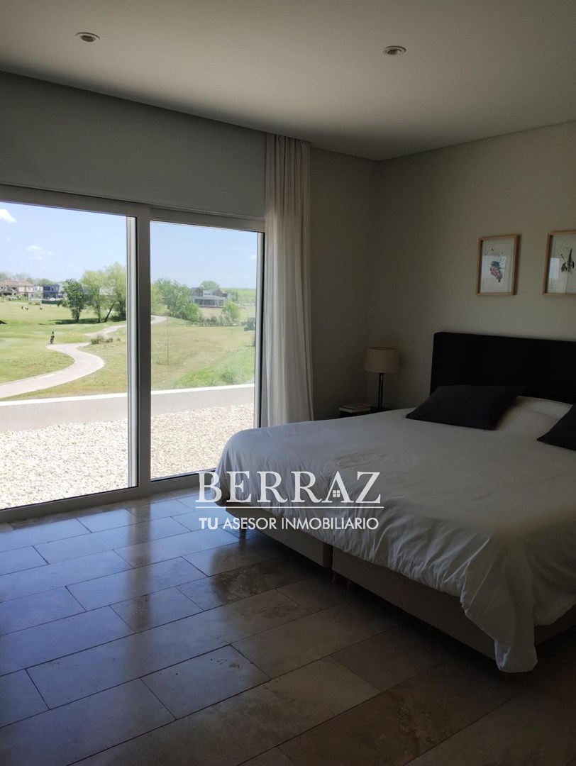 Casa venta 7 ambientes con vista al golf en La Calesa Pilará Pilar lote de 1000 m2