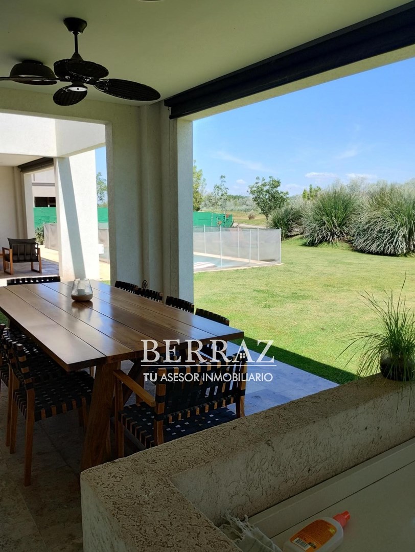 Casa venta 7 ambientes con vista al golf en La Calesa Pilará Pilar lote de 1000 m2