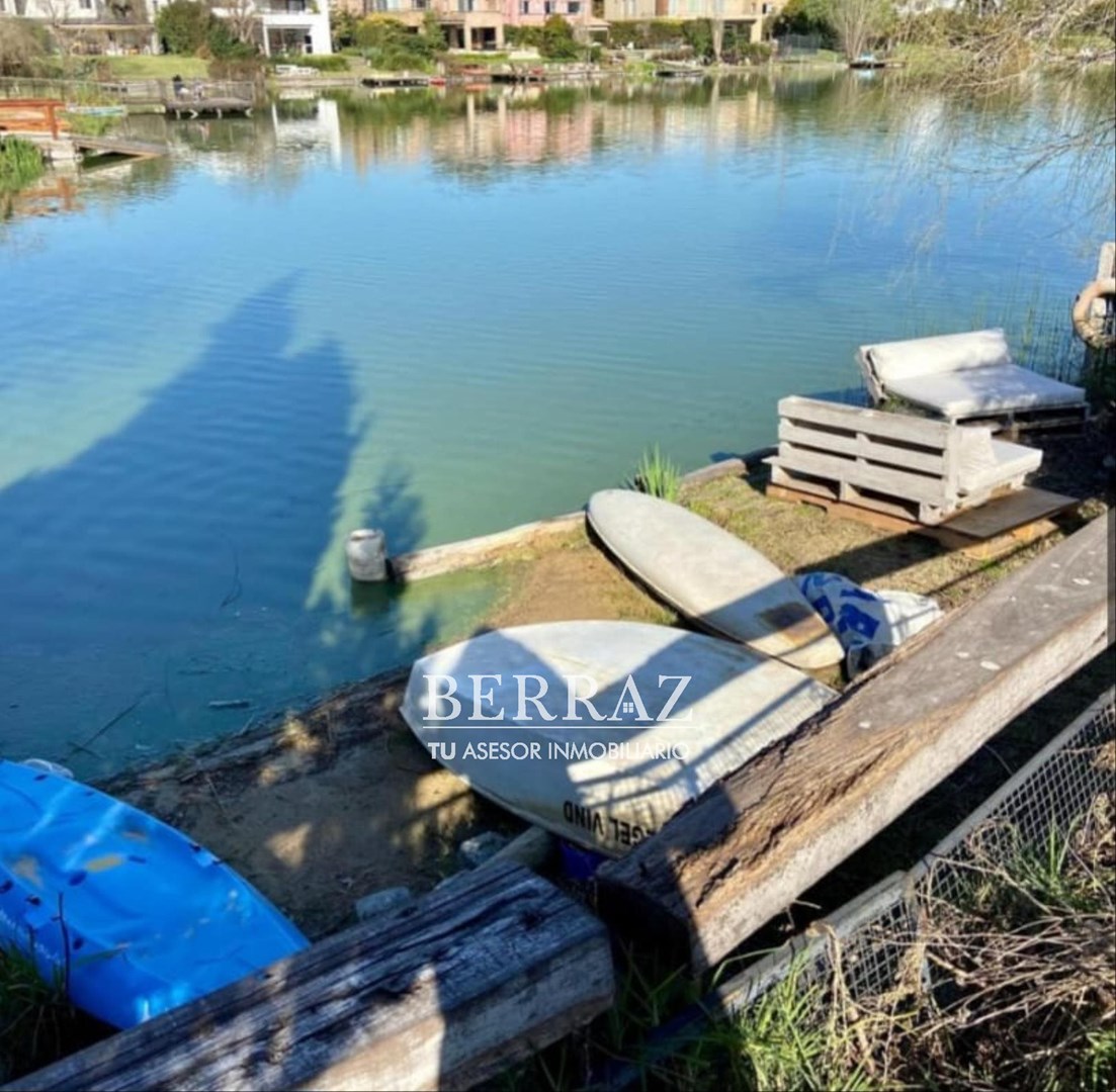 OPORTUNIDAD! Casa venta 7 ambientes Plantas al agua en Santa Barbara Tigre lote de 756,46 m2