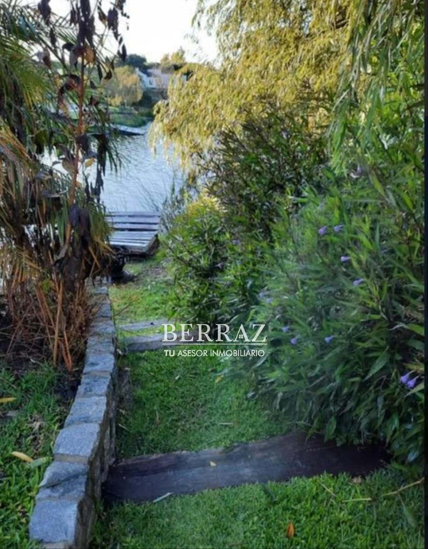 OPORTUNIDAD! Casa venta 7 ambientes Plantas al agua en Santa Barbara Tigre lote de 756,46 m2