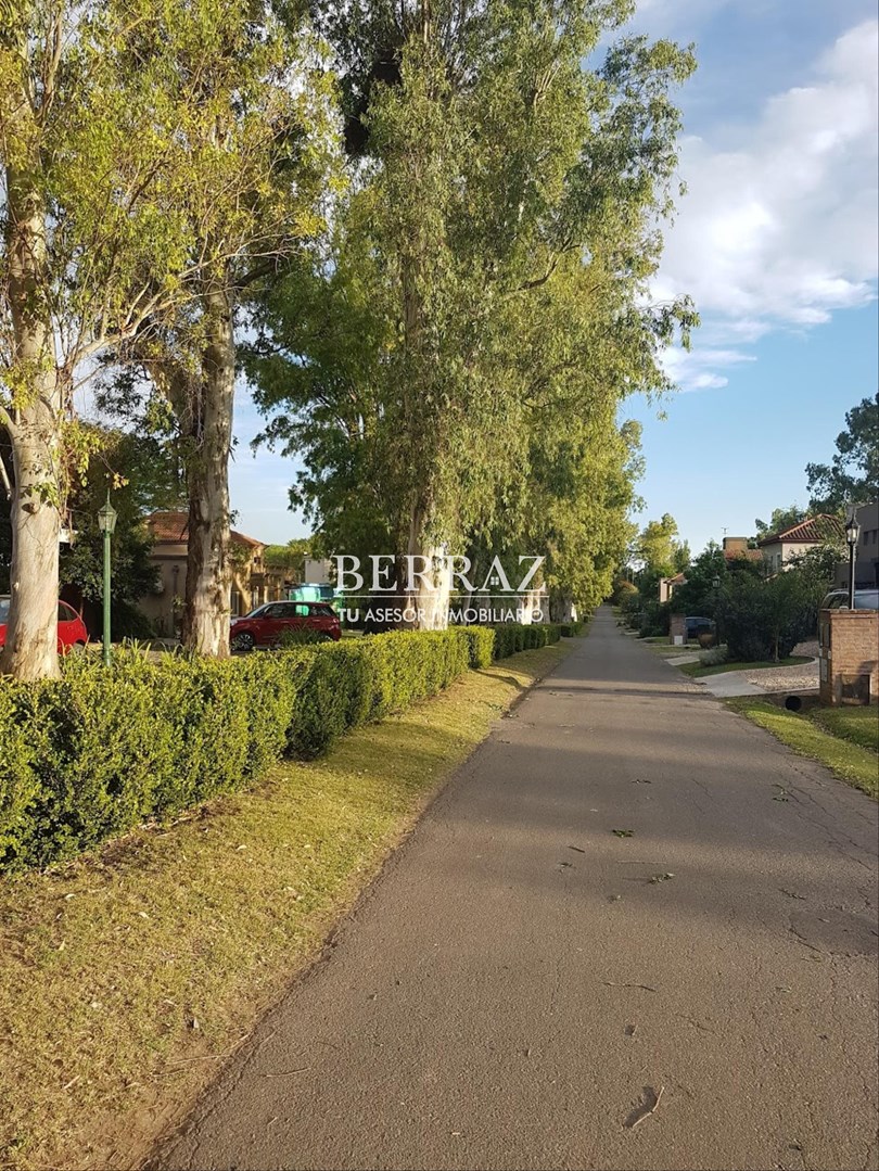 Lote venta de 700 m2 en Los Potrillos Manzanares Pilar