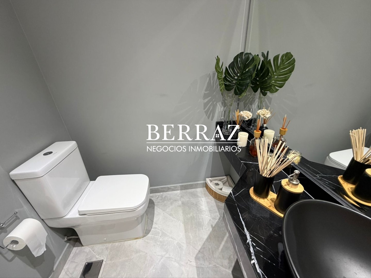 Casa venta 7 ambientes en Santa Guadalupe Pilar del Este 638 m2