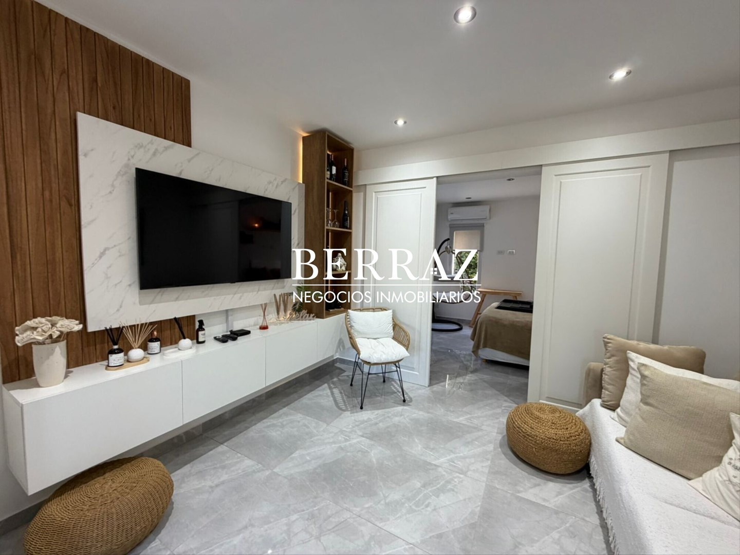 Casa venta 7 ambientes en Santa Guadalupe Pilar del Este 638 m2