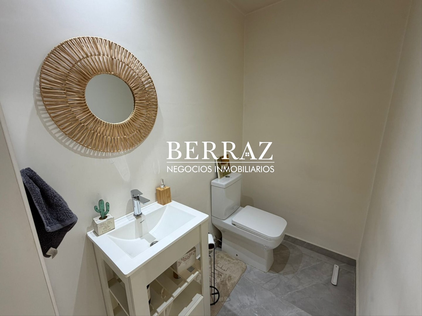 Casa venta 7 ambientes en Santa Guadalupe Pilar del Este 638 m2