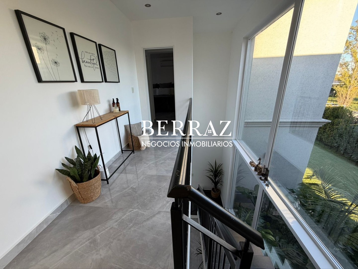 Casa venta 7 ambientes en Santa Guadalupe Pilar del Este 638 m2