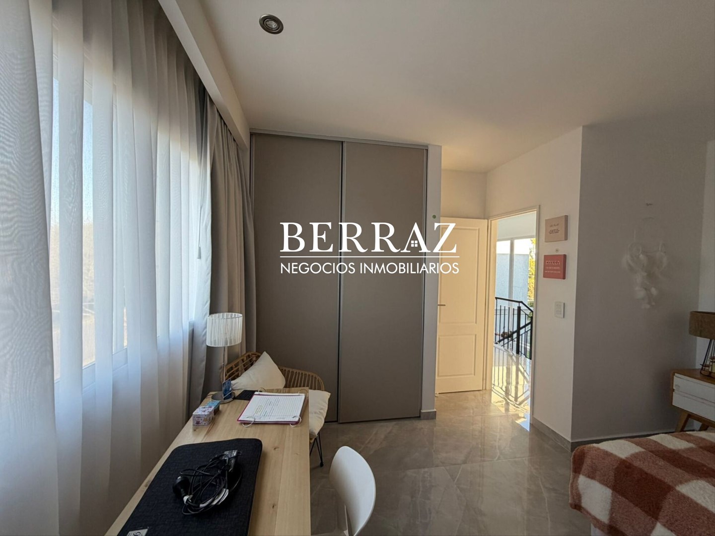 Casa venta 7 ambientes en Santa Guadalupe Pilar del Este 638 m2