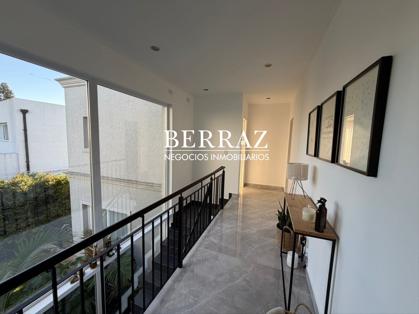 Casa venta 7 ambientes en Santa Guadalupe Pilar del Este 638 m2