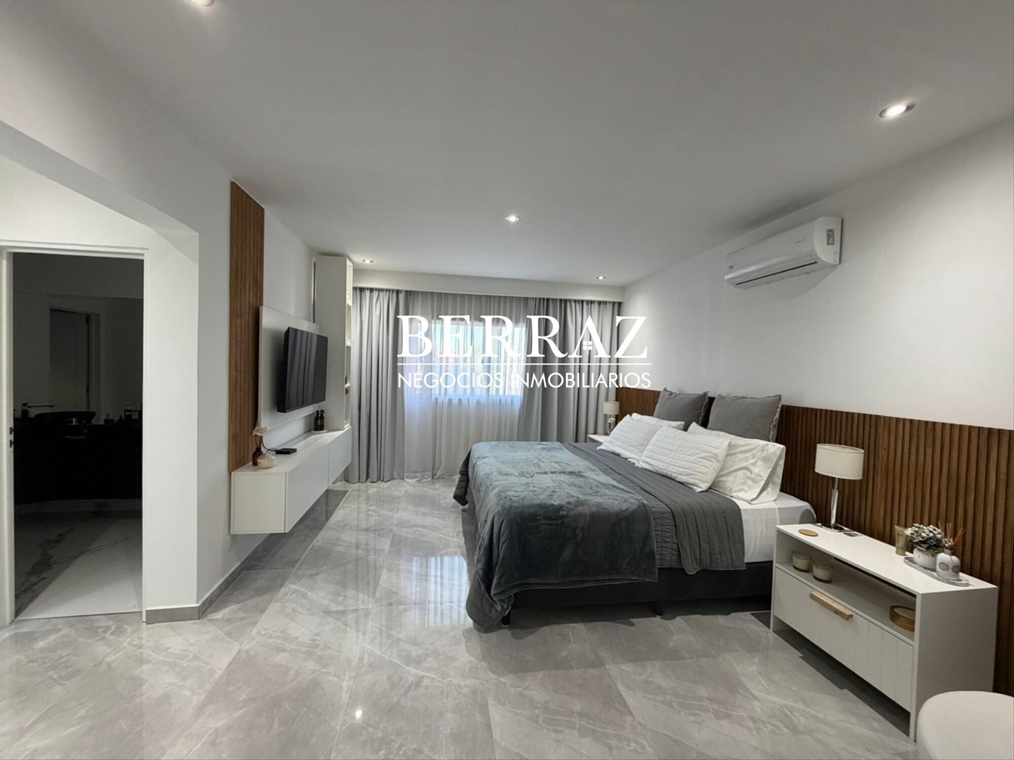 Casa venta 7 ambientes en Santa Guadalupe Pilar del Este 638 m2