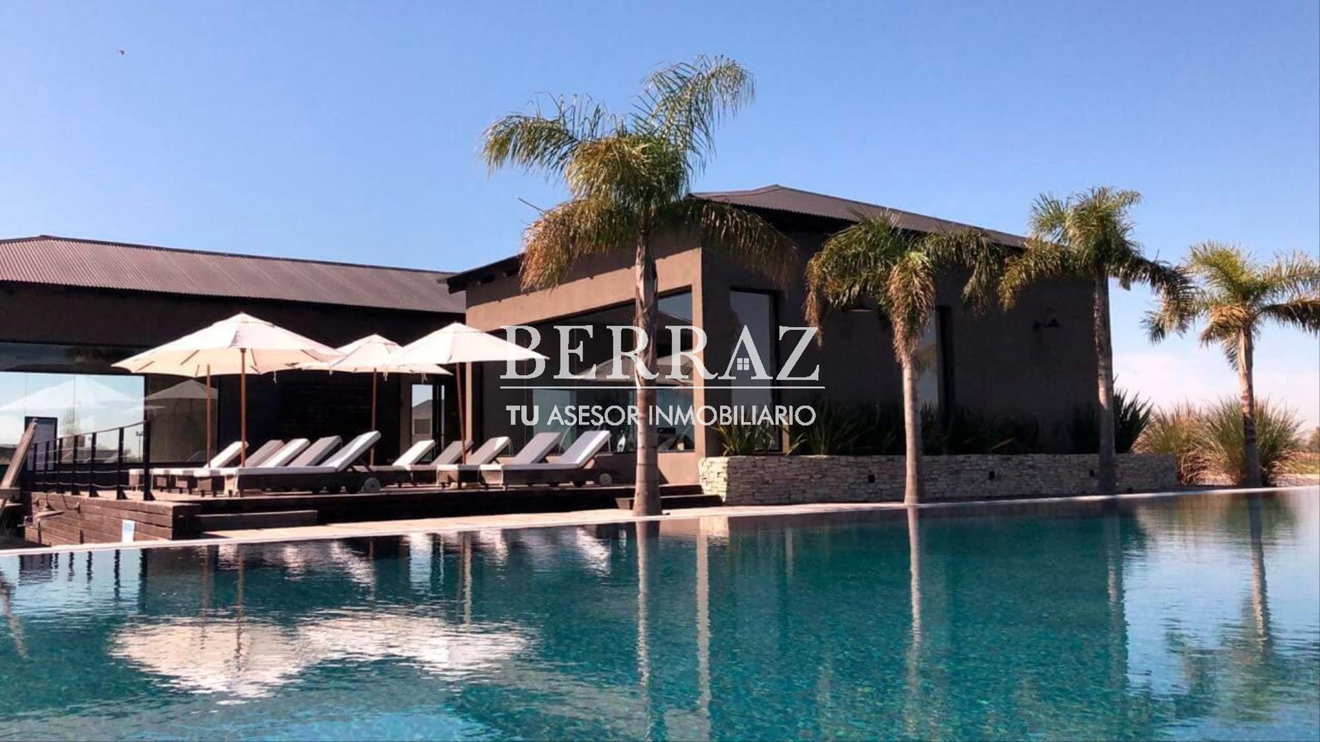 OPORTUNIDAD! Lote venta de 782 m2 al agua en El Naudir Escobar