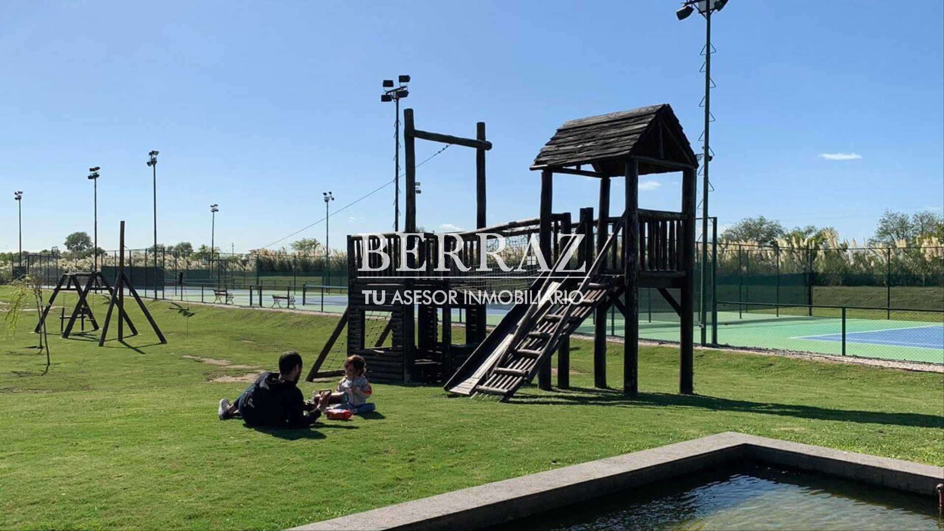 OPORTUNIDAD! Lote venta de 782 m2 al agua en El Naudir Escobar