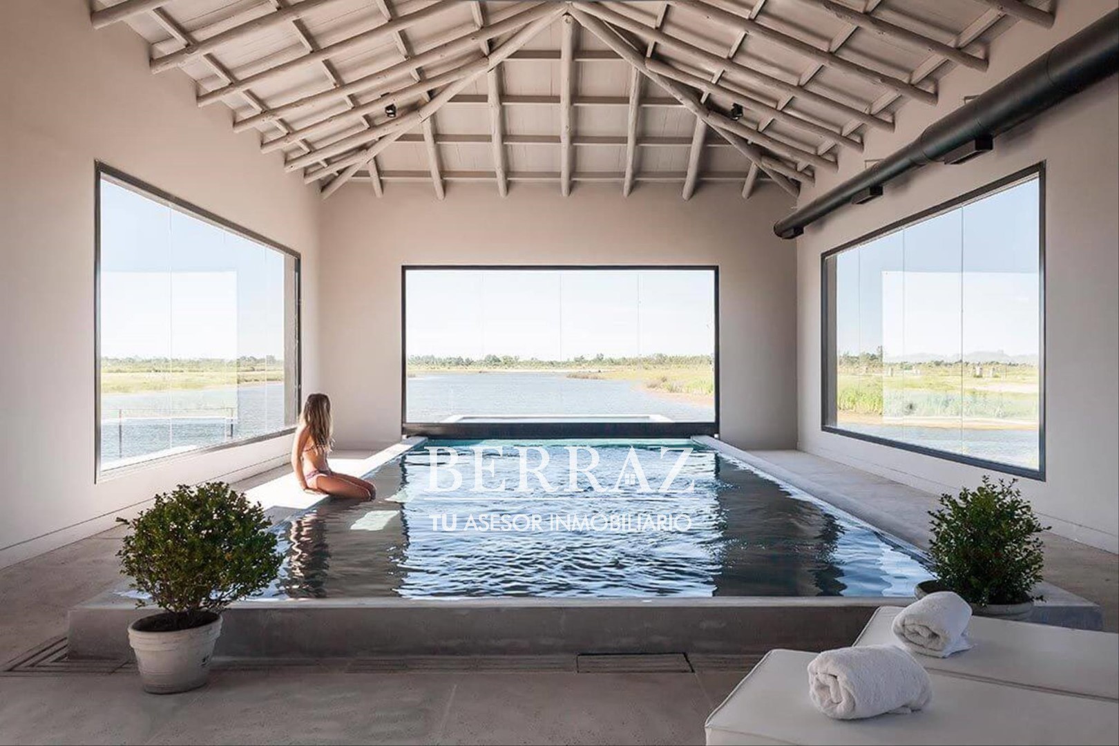 OPORTUNIDAD! Lote venta de 782 m2 al agua en El Naudir Escobar