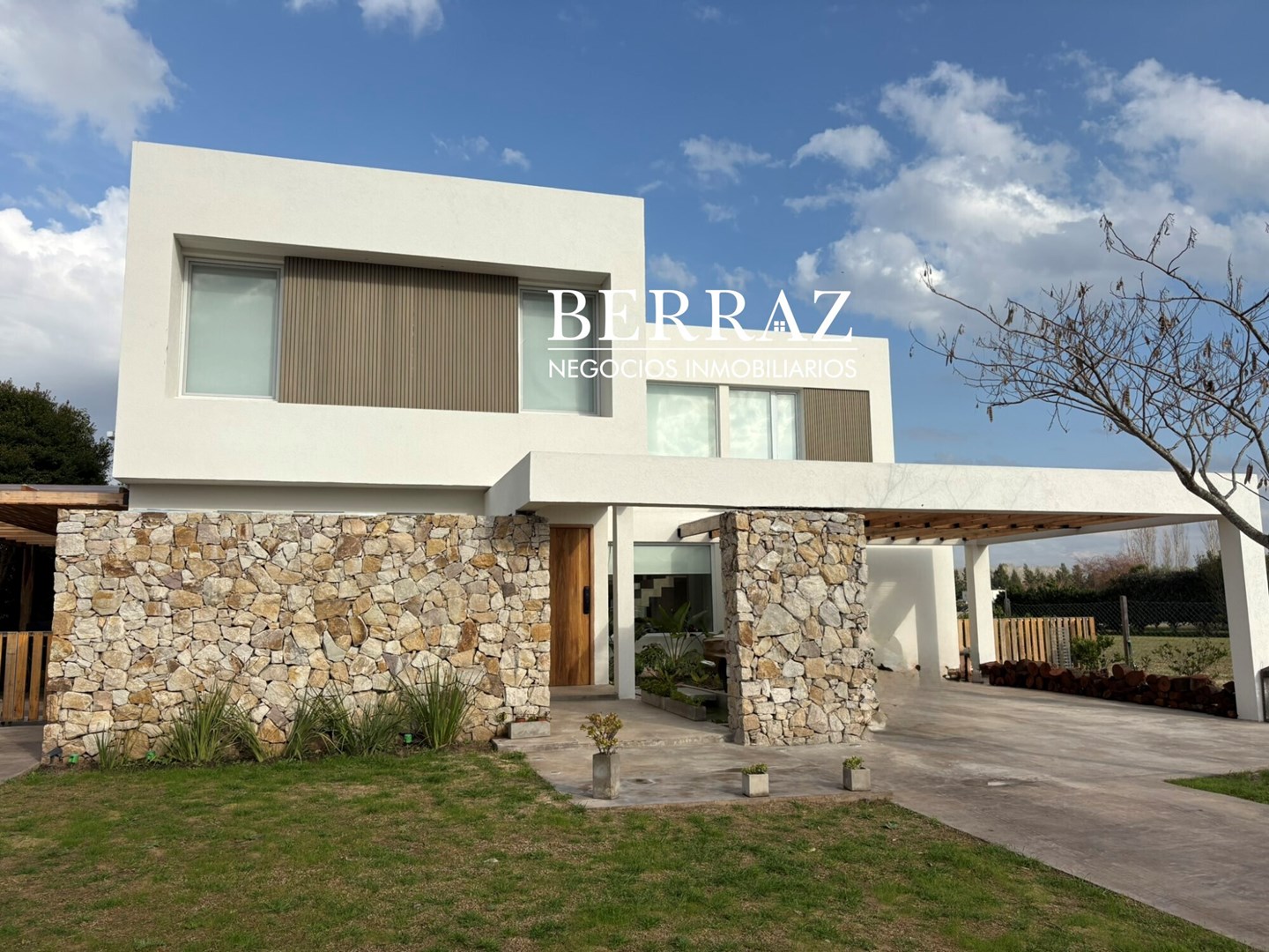 Casa Venta 5 Dormitorios Barrio San Matias Area 1 Lote de 900 m2 Escobar CON FINANCIACION!!