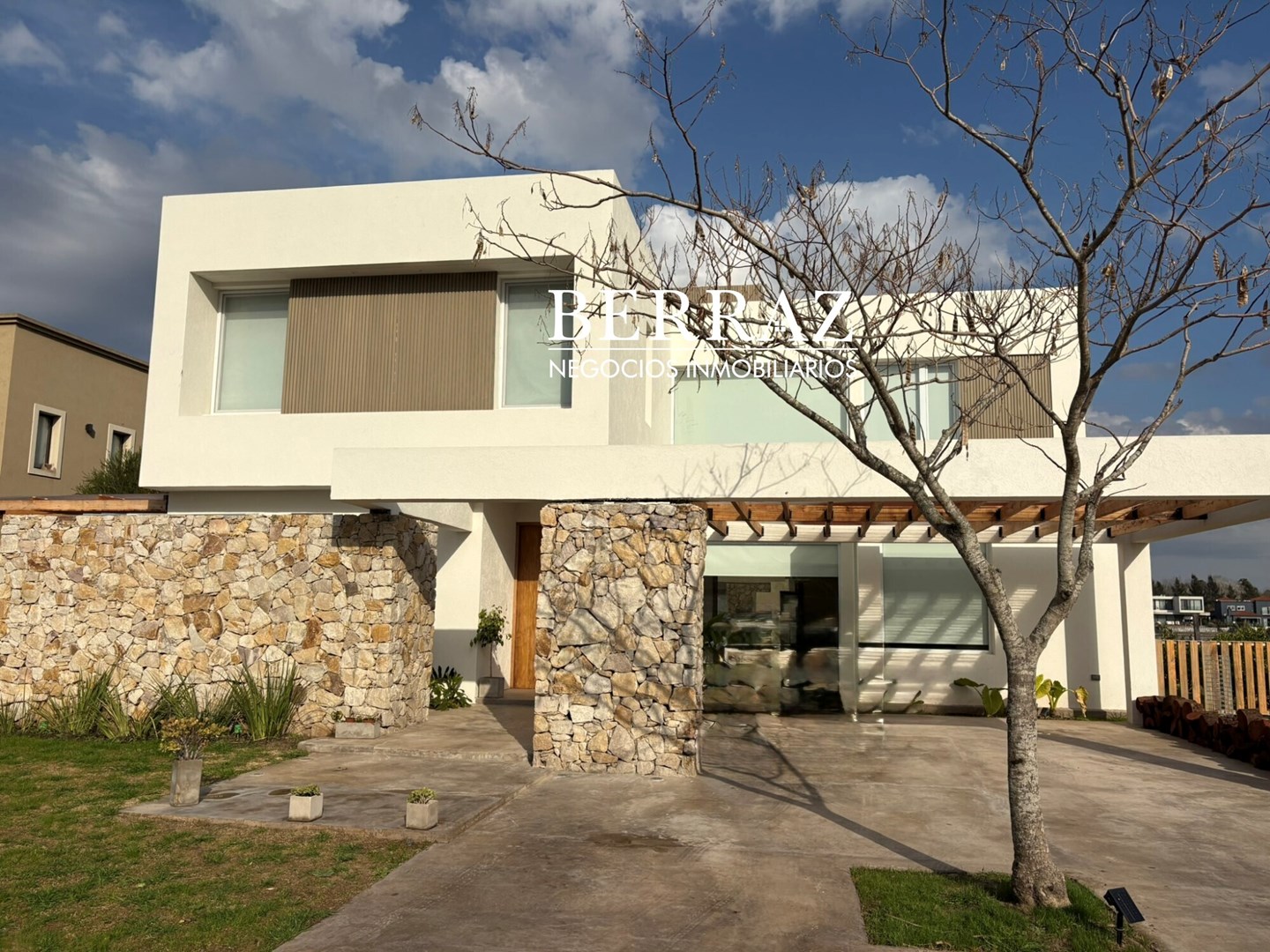 Casa Venta 5 Dormitorios Barrio San Matias Area 1 Lote de 900 m2 Escobar CON FINANCIACION!!
