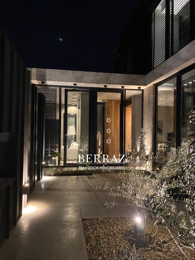 Casa Venta 3 Dormitorios La Calesa, Pilará Lote de 935 m2 Pilar