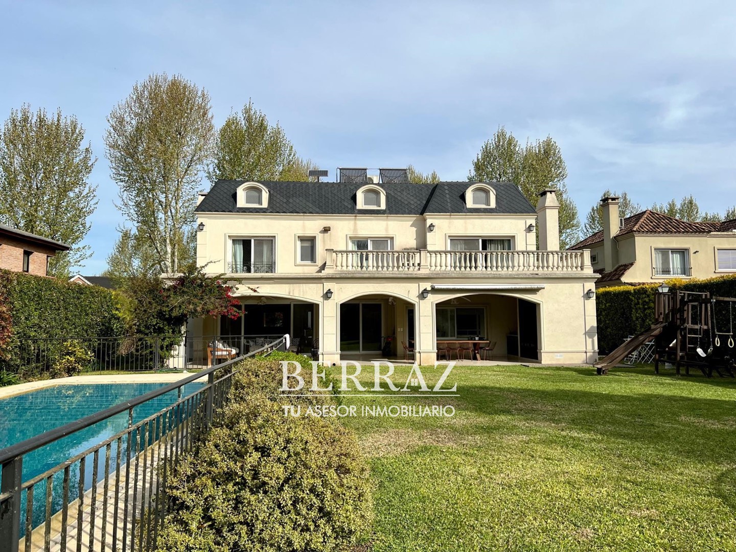 Casa Venta 8 ambientes en Ayres de Pilar lote de 1070 m2