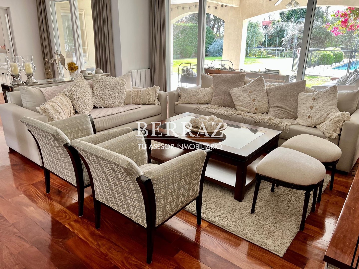 Casa Venta 8 ambientes en Ayres de Pilar lote de 1070 m2