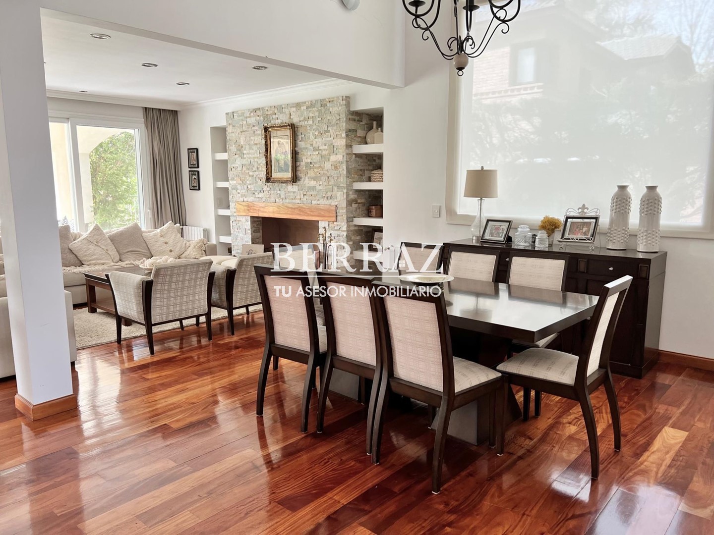 Casa Venta 8 ambientes en Ayres de Pilar lote de 1070 m2