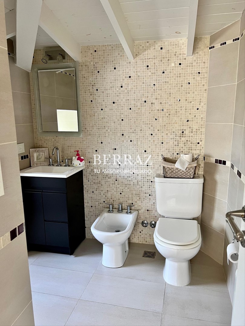 Casa Venta 8 ambientes en Ayres de Pilar lote de 1070 m2