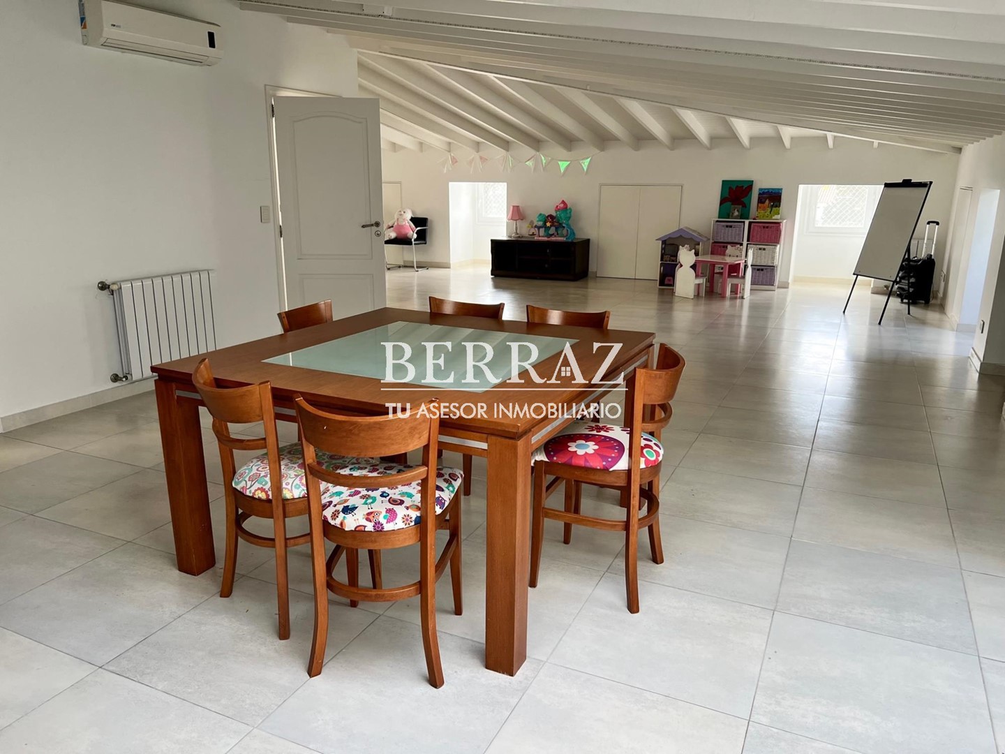 Casa Venta 8 ambientes en Ayres de Pilar lote de 1070 m2