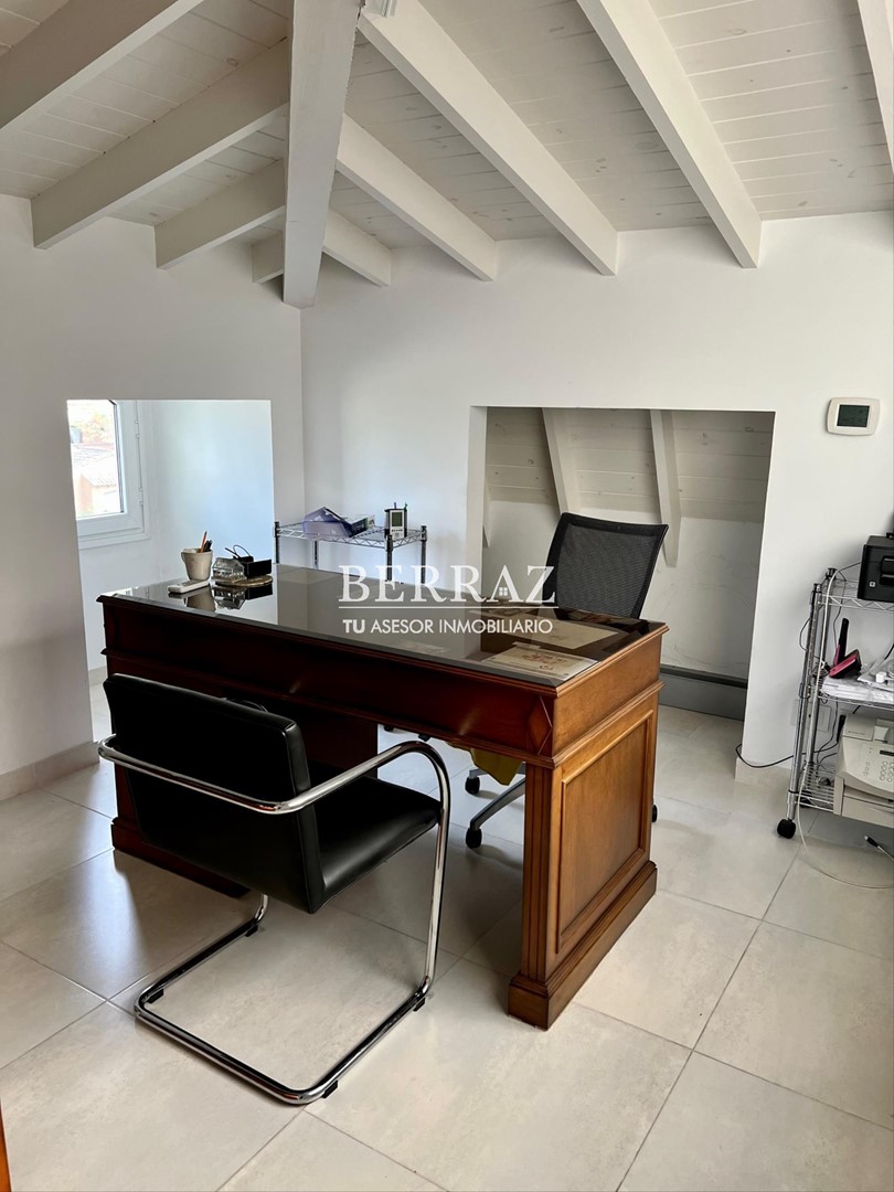 Casa Venta 8 ambientes en Ayres de Pilar lote de 1070 m2