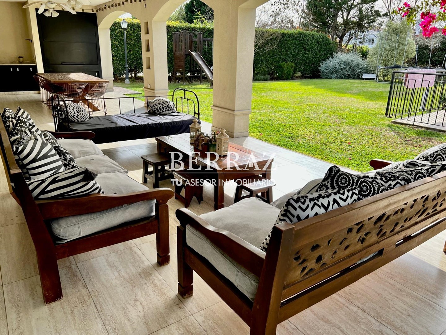 Casa Venta 8 ambientes en Ayres de Pilar lote de 1070 m2