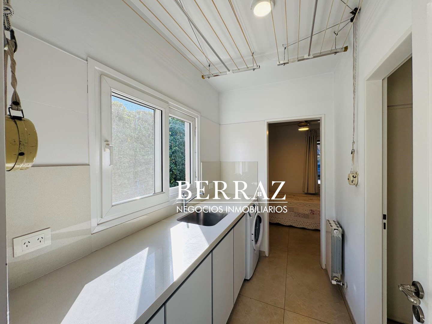 Casa Venta 6 Dormitorios Ayres de Pilar Lote de 1826 m2 Pilar